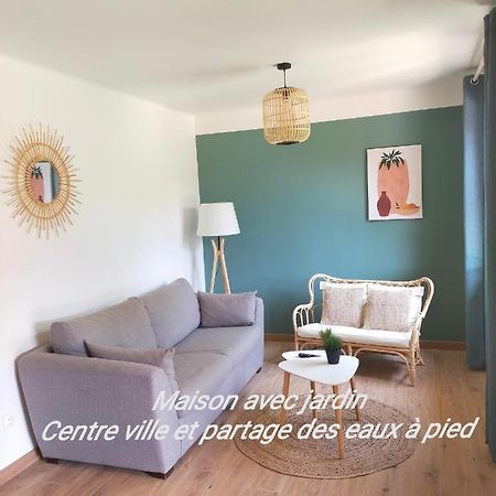 Gite Les Demoiselles Des Sorgues LʼIsle-sur-la-Sorgue Esterno foto