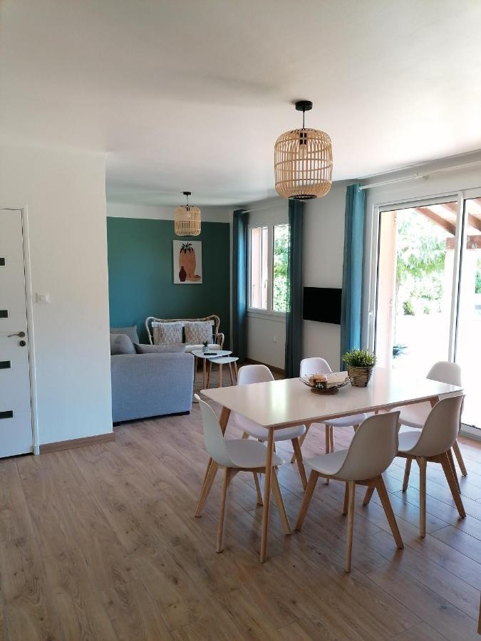 Gite Les Demoiselles Des Sorgues LʼIsle-sur-la-Sorgue Esterno foto